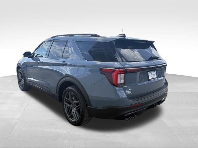 Used 2025 Ford Explorer ST image 11
