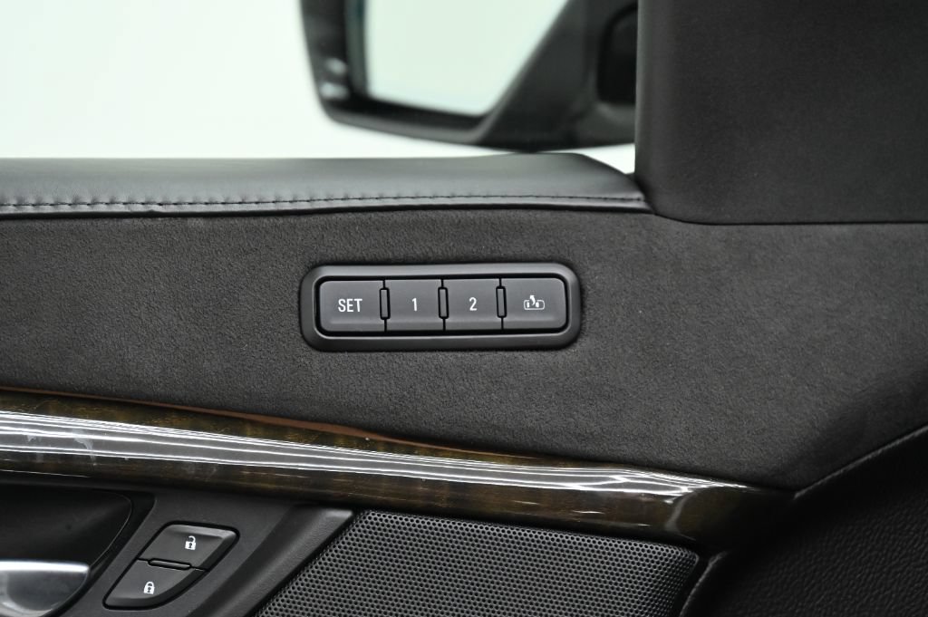 Used 2018 Cadillac Escalade Platinum AWD/4WD image 19