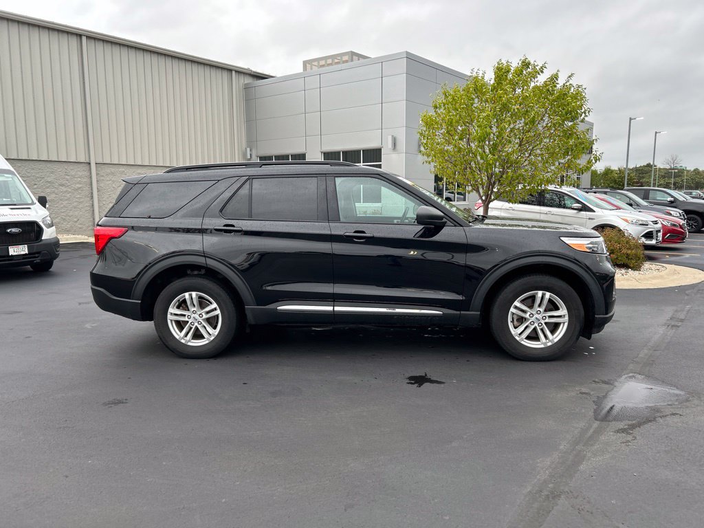 Certified 2023 Ford Explorer XLT w/ Equipment Group 202A AWD/4WD image 5