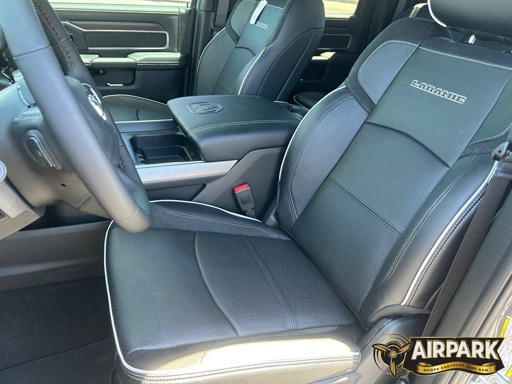 New 2026 RAM 2500 Laramie AWD/4WD image 16