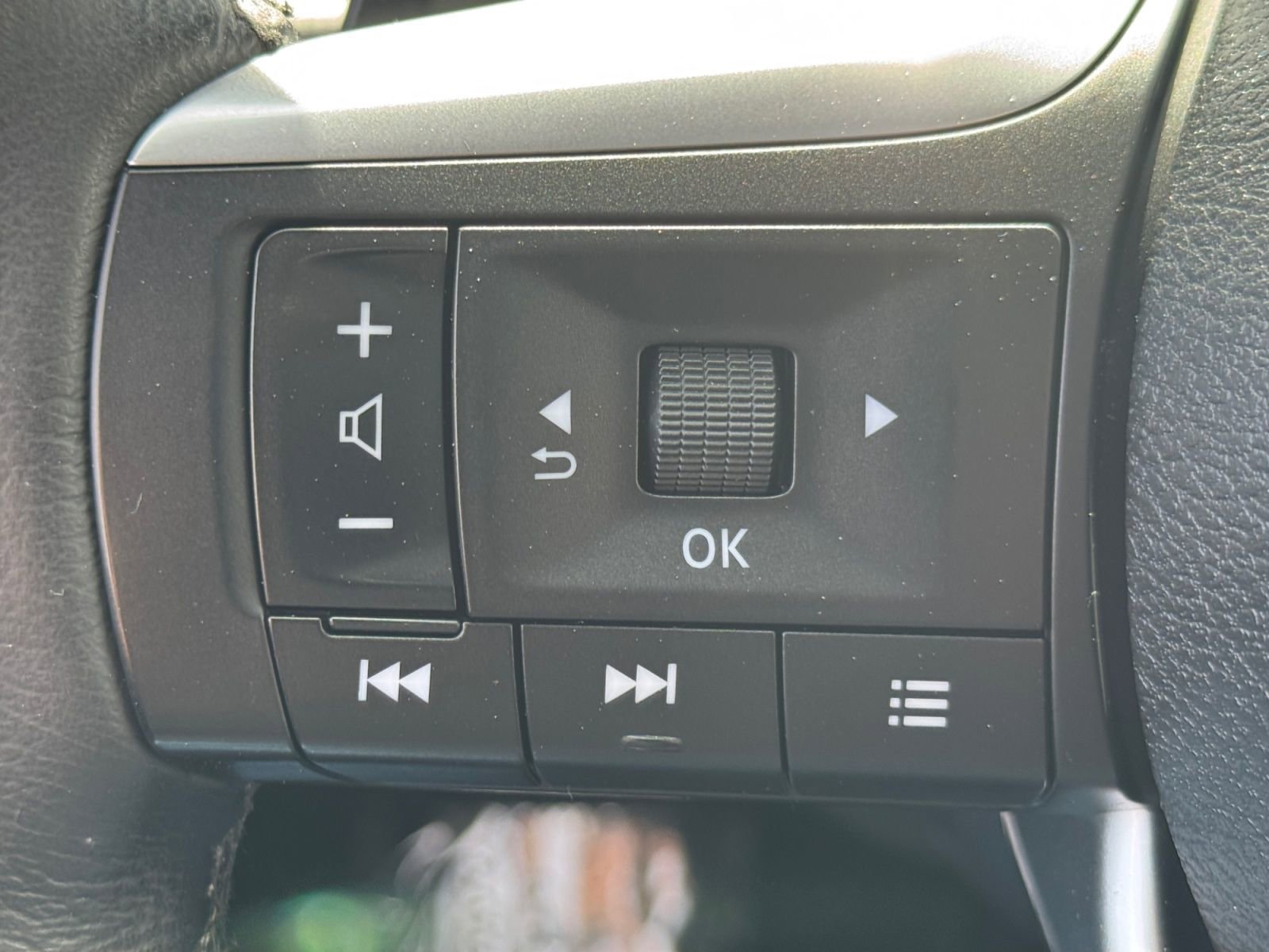 Used 2023 INFINITI QX60 Luxe AWD/4WD image 25