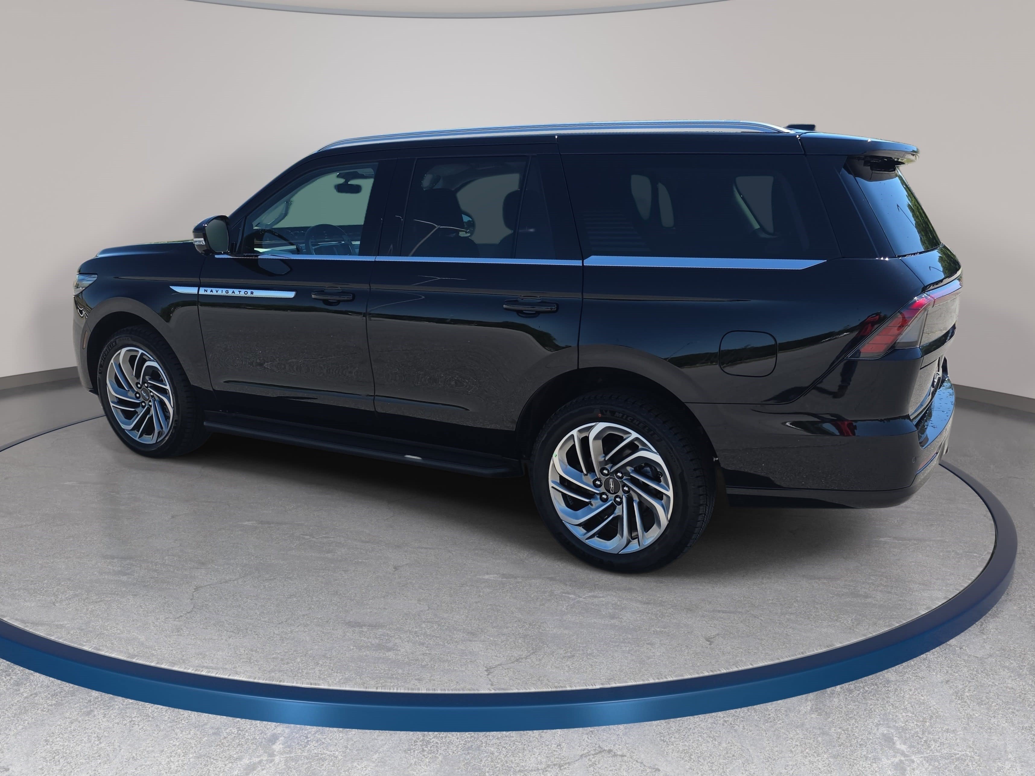 New 2026 Lincoln Navigator Premiere AWD/4WD image 7