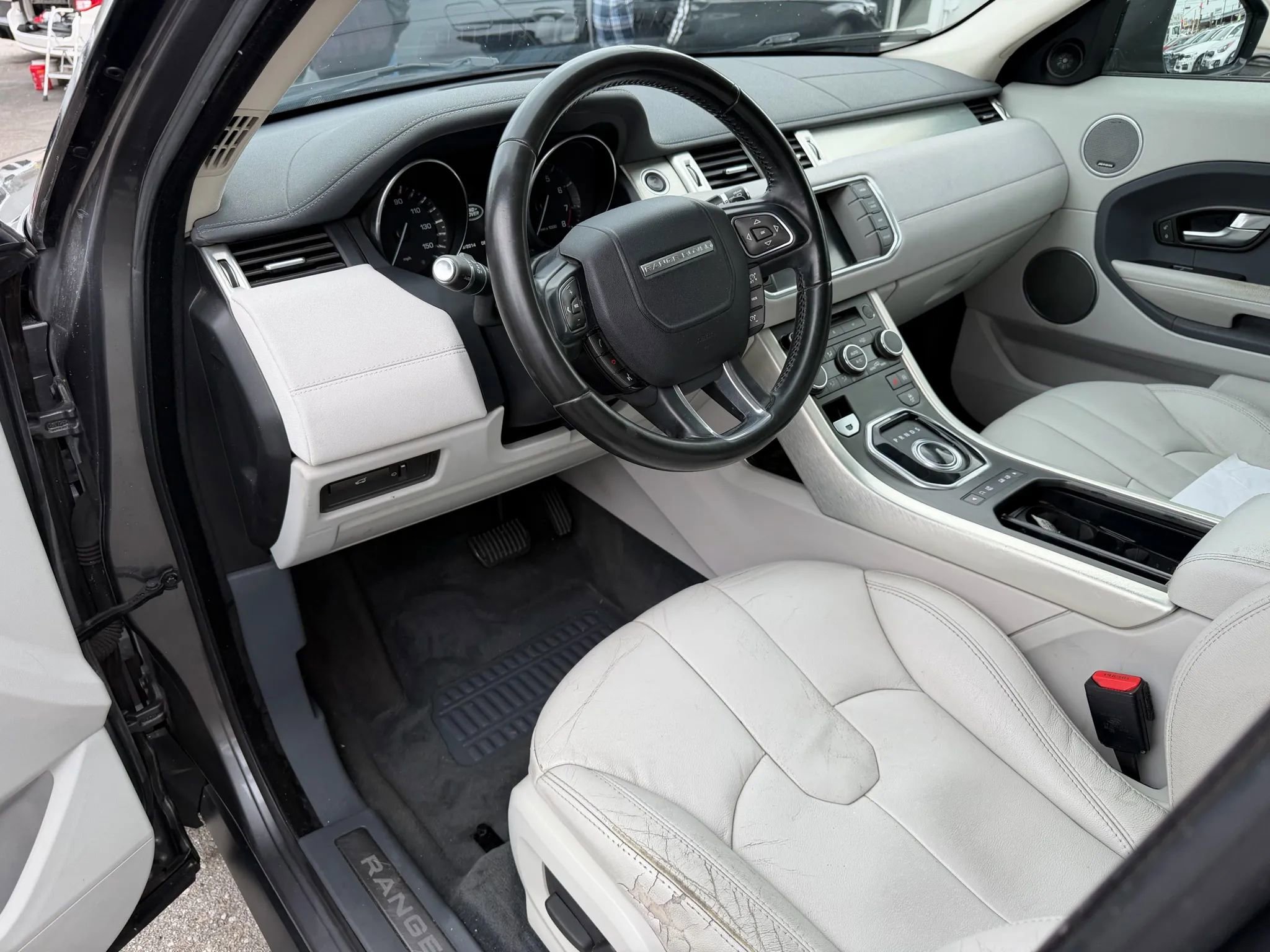 Used 2015 Land Rover Range Rover Evoque Pure Plus AWD/4WD image 7