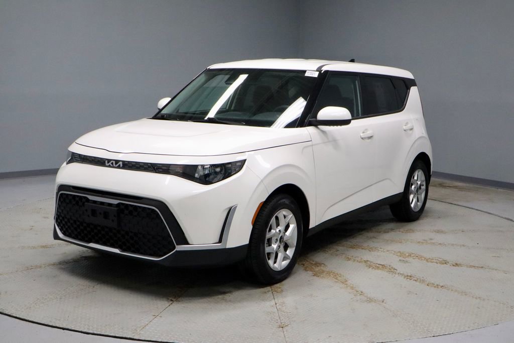Used 2025 Kia Soul LX w/ LX Technology Package image 6