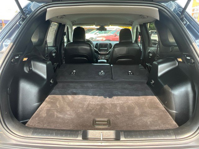 Used 2020 Jeep Cherokee Latitude Plus w/ Cold Weather Group AWD/4WD image 31