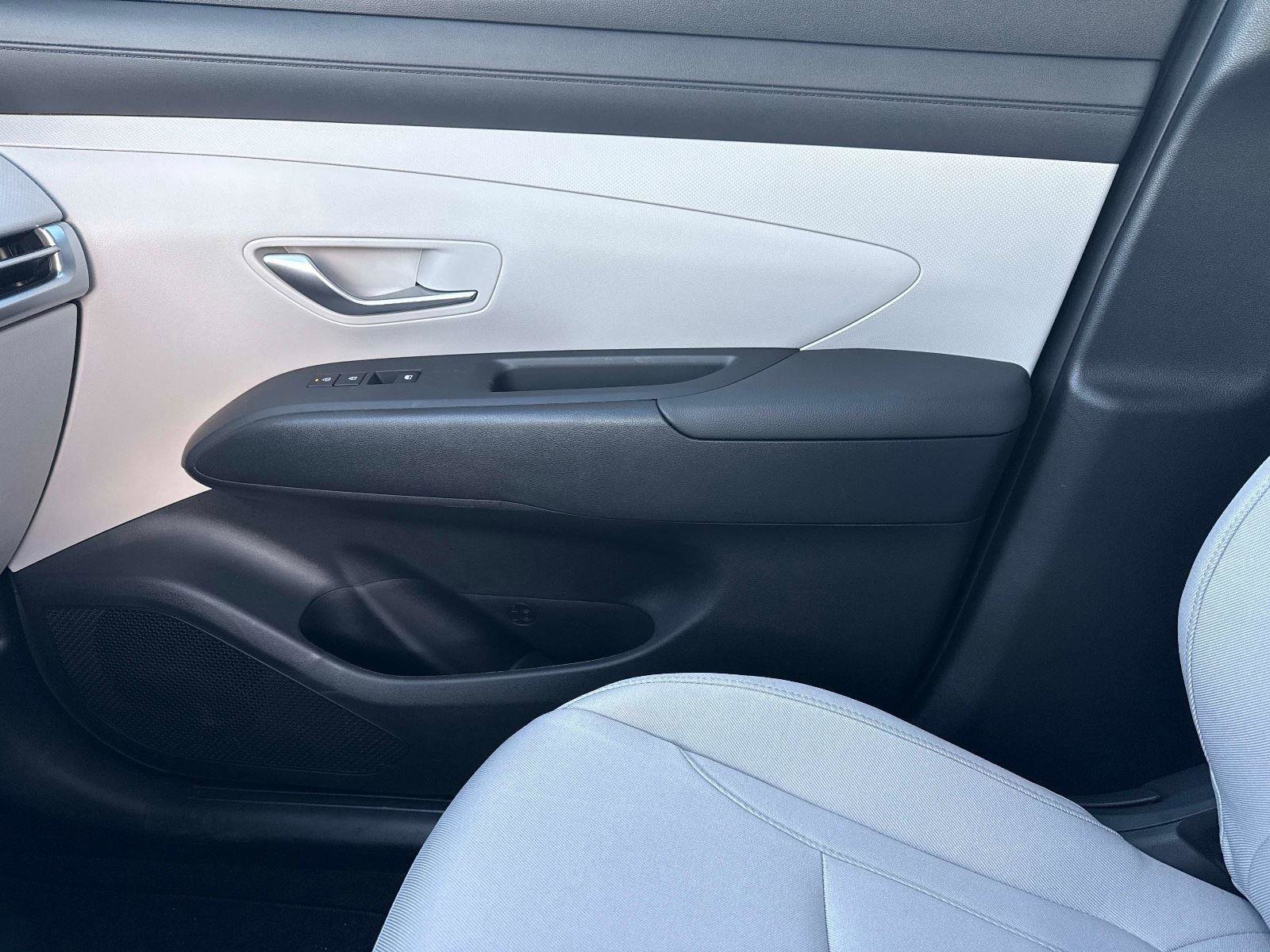 Certified 2025 Hyundai Tucson SE image 23