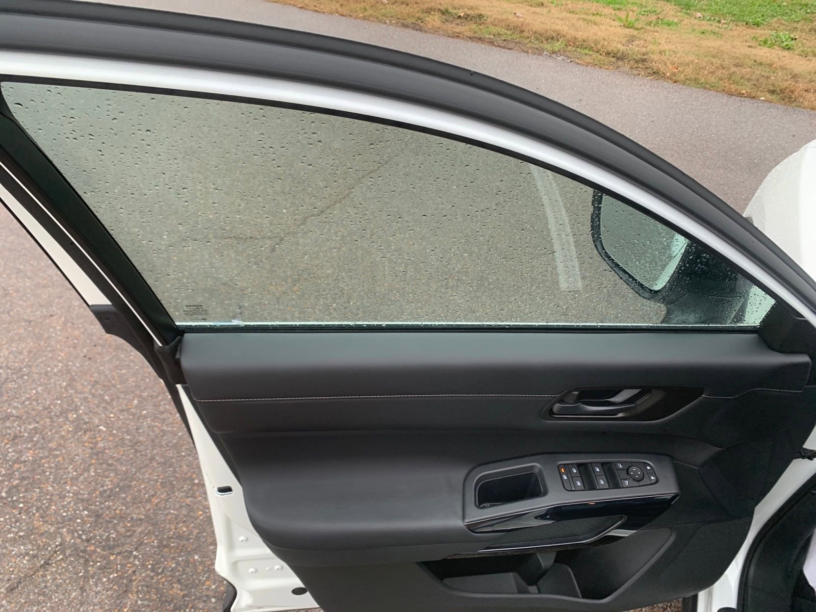 Used 2025 Nissan Pathfinder S image 11