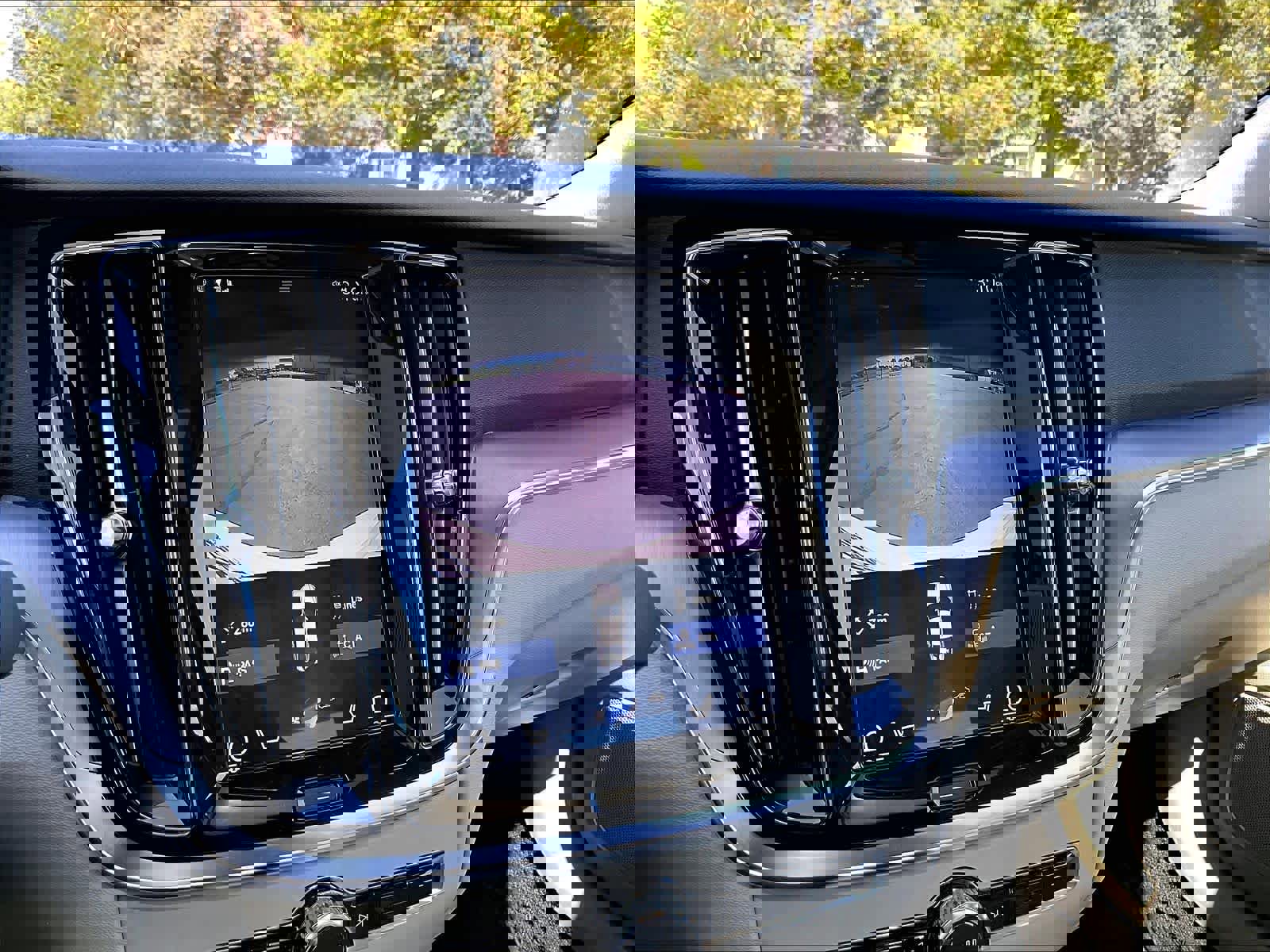 Used 2019 Volvo S60 T5 Momentum w/ Premium Package image 15