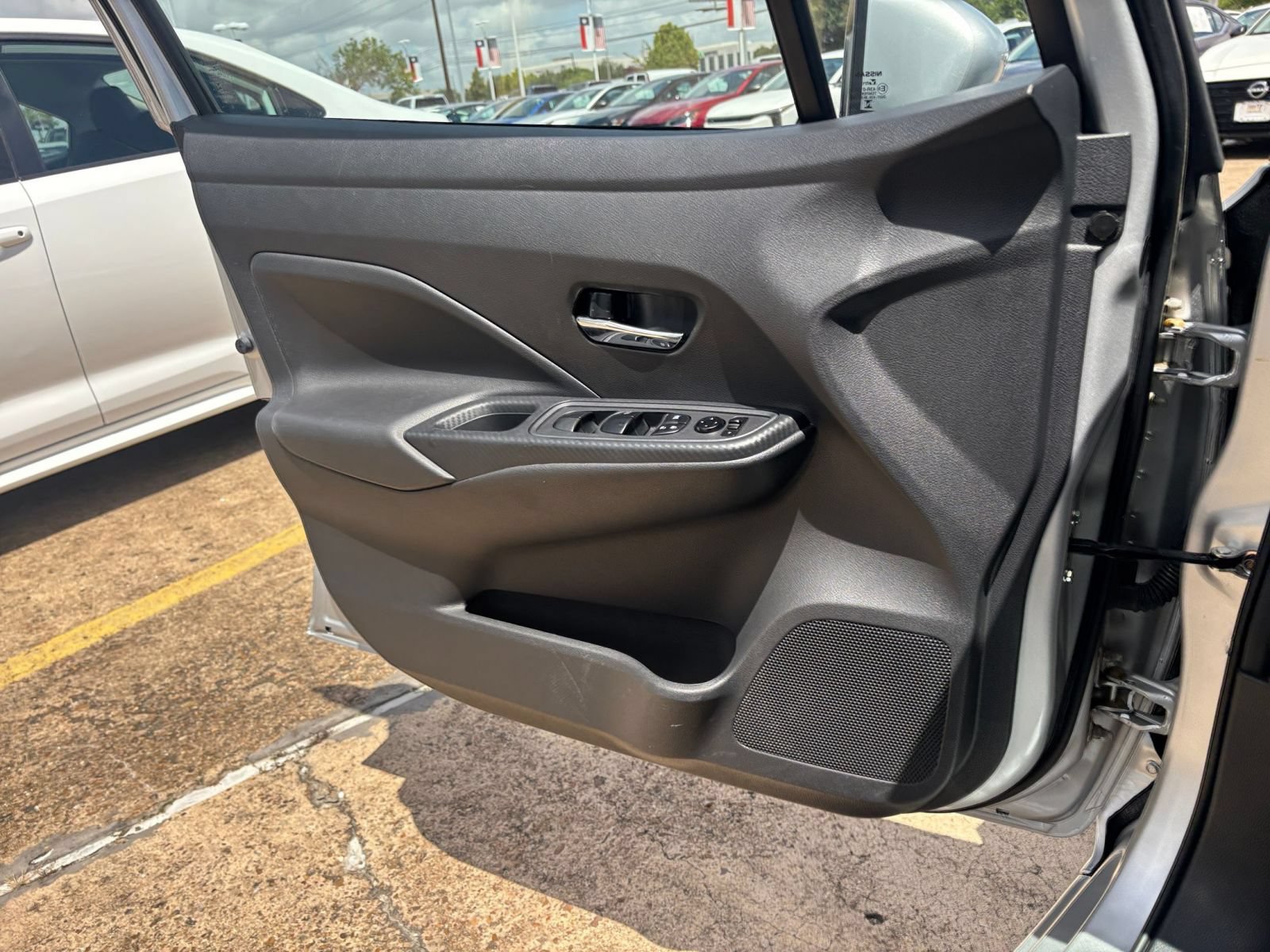 Used 2025 Nissan Versa SV FWD image 18