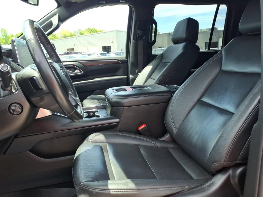 Used 2022 Chevrolet Suburban Z71 w/ Luxury Package AWD/4WD image 14