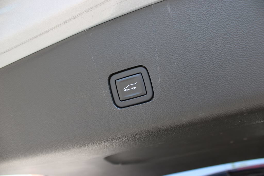 Certified 2023 Chevrolet Traverse RS w/ LPO, Floor Liner Package AWD/4WD image 43
