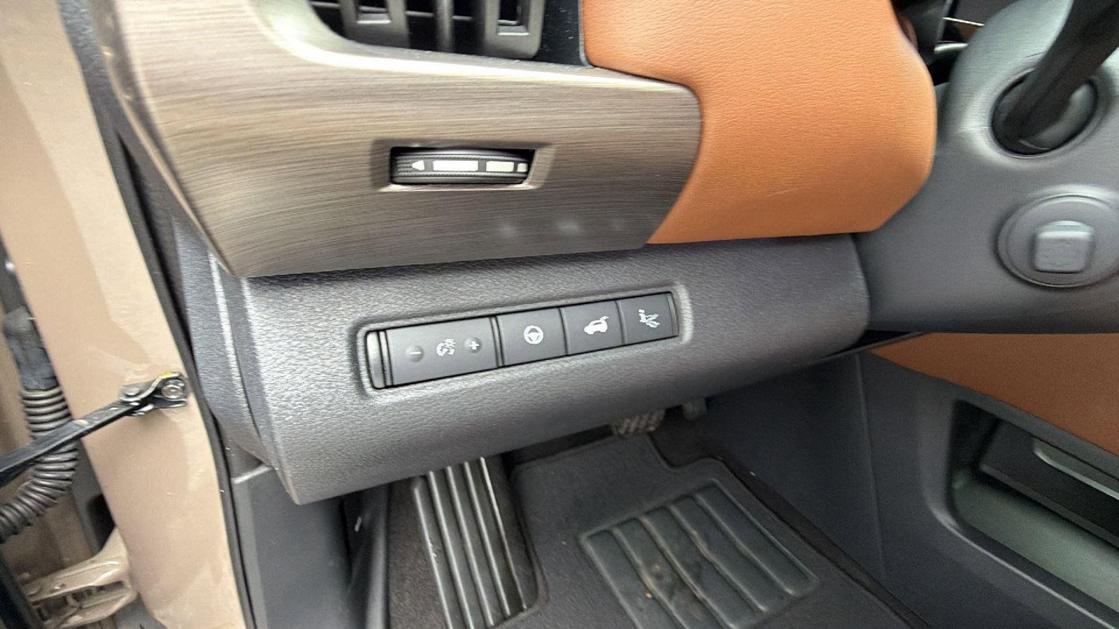 Used 2024 Nissan Pathfinder Platinum w/ Cargo Package FWD image 25