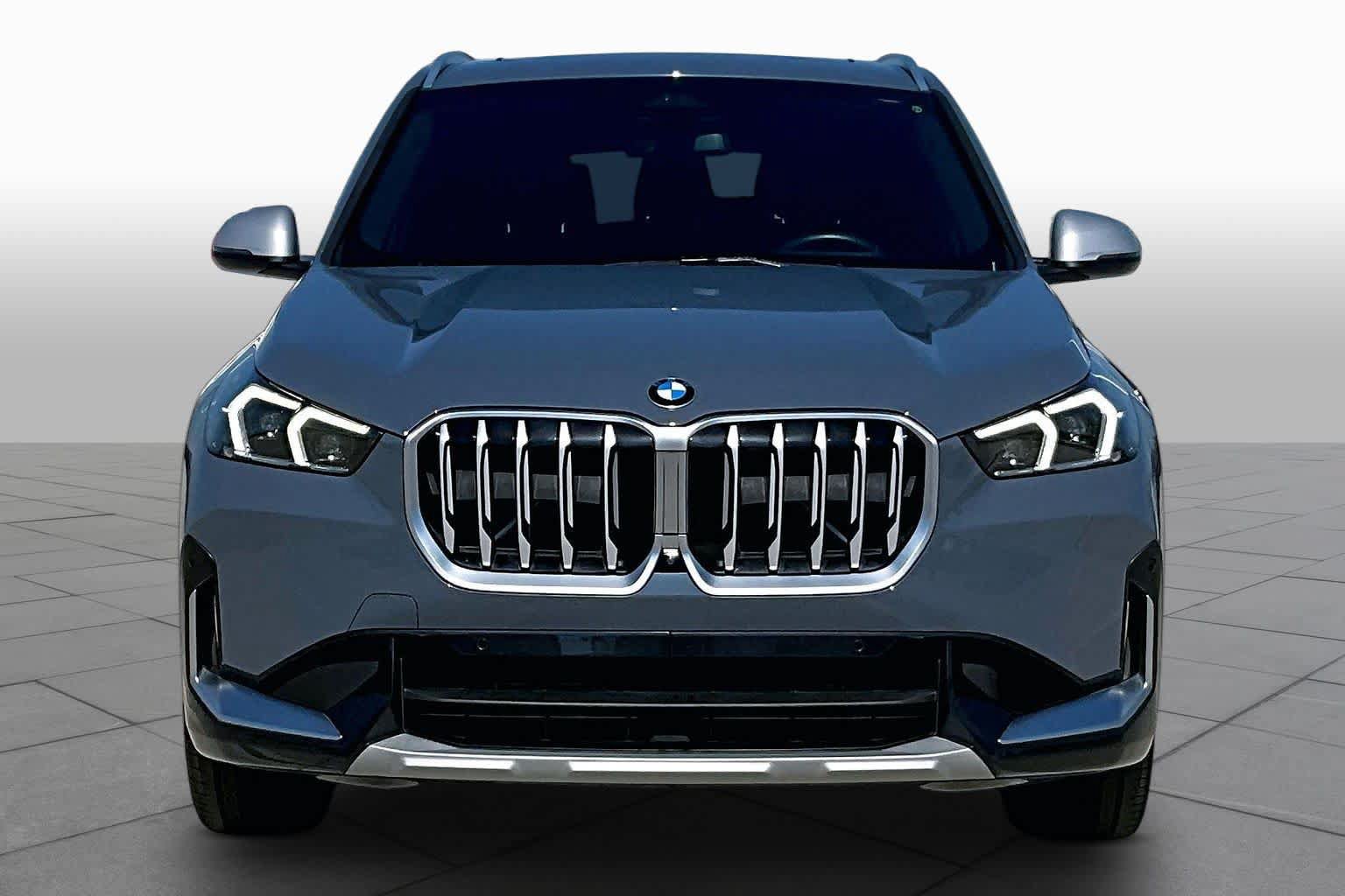 Used 2024 BMW X1 xDrive28i w/ Premium Package AWD/4WD image 3