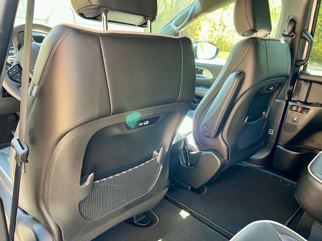 New 2026 Chrysler Pacifica Limited image 21