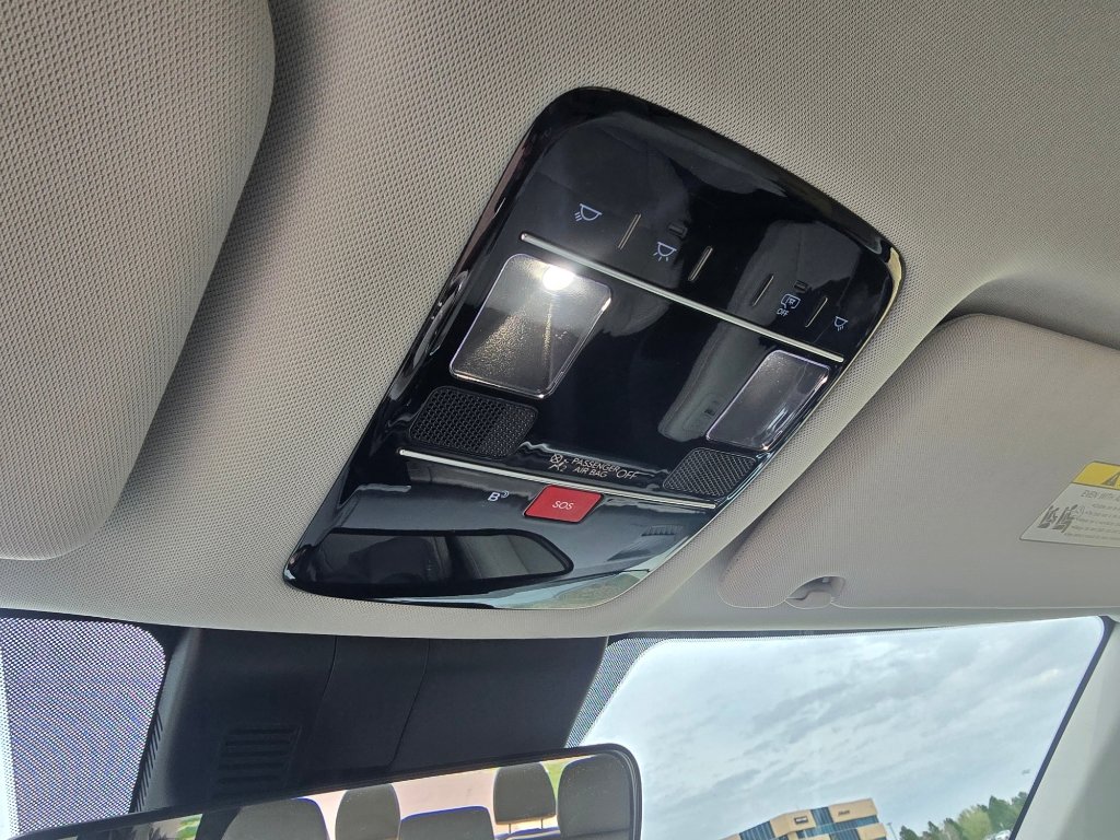 Used 2025 Hyundai Santa Fe SEL image 21