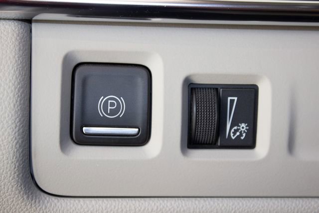 Used 2023 Cadillac XT4 Luxury w/ Cold Weather Package image 35