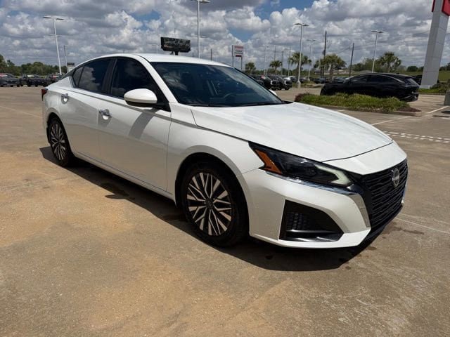 Used 2023 Nissan Altima 2.5 SV FWD image 7