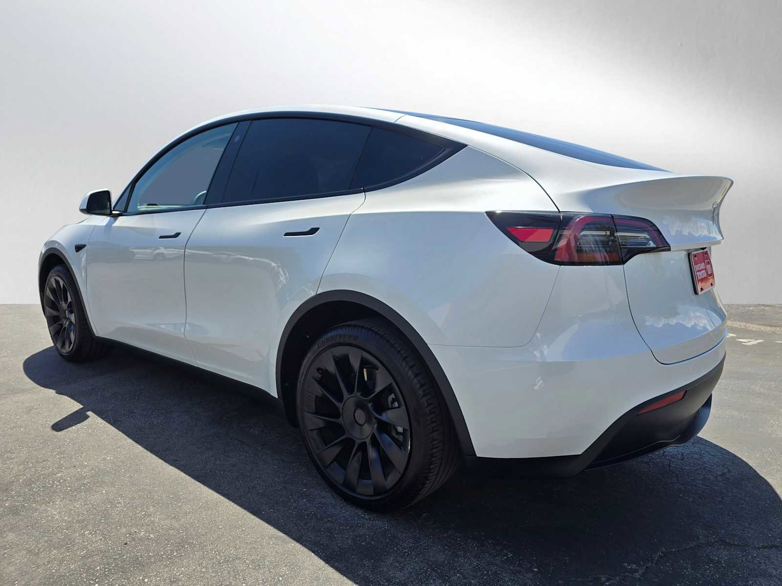 Used 2023 Tesla Model Y AWD image 5