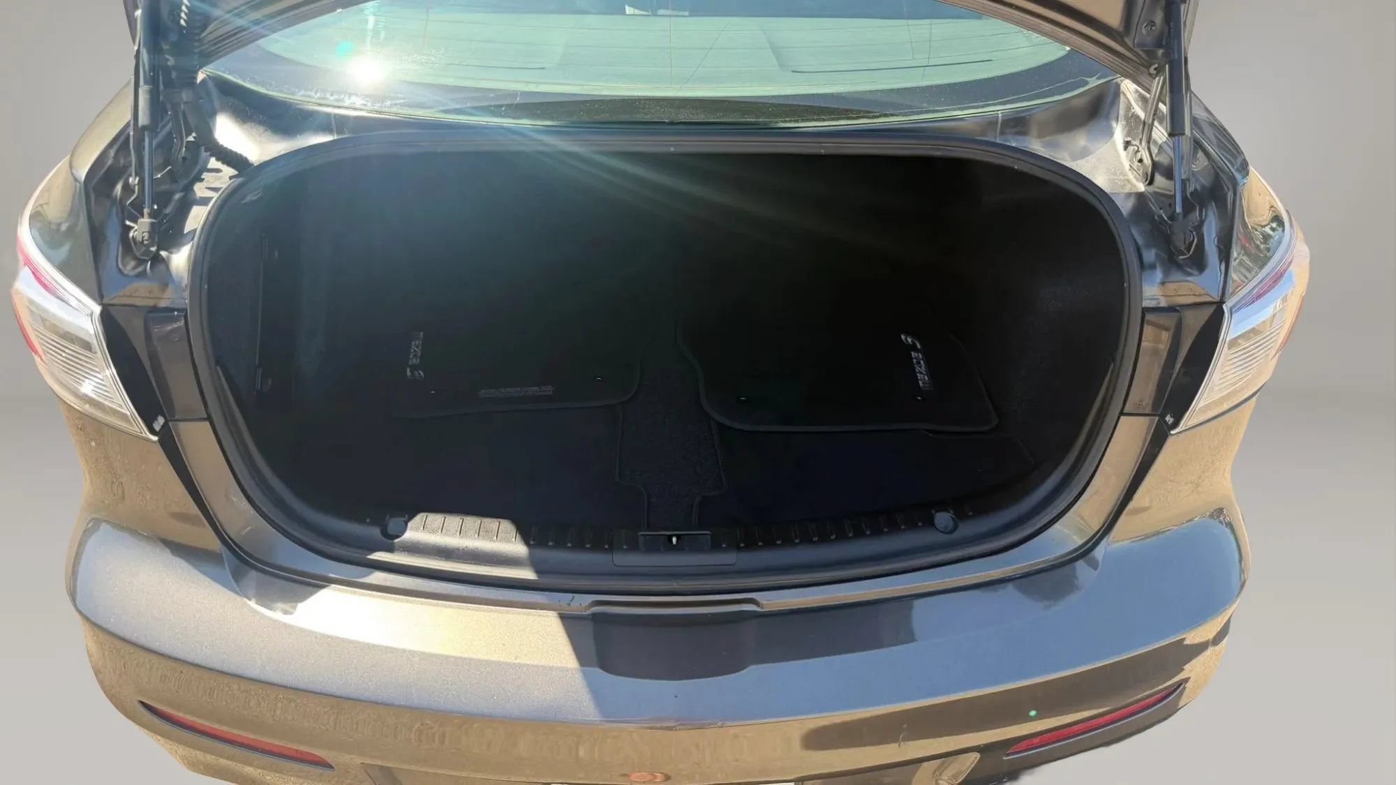 Used 2013 MAZDA MAZDA3 i Touring FWD image 13