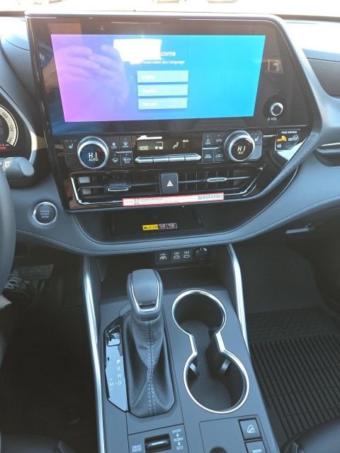 New 2026 Toyota Highlander XSE image 13