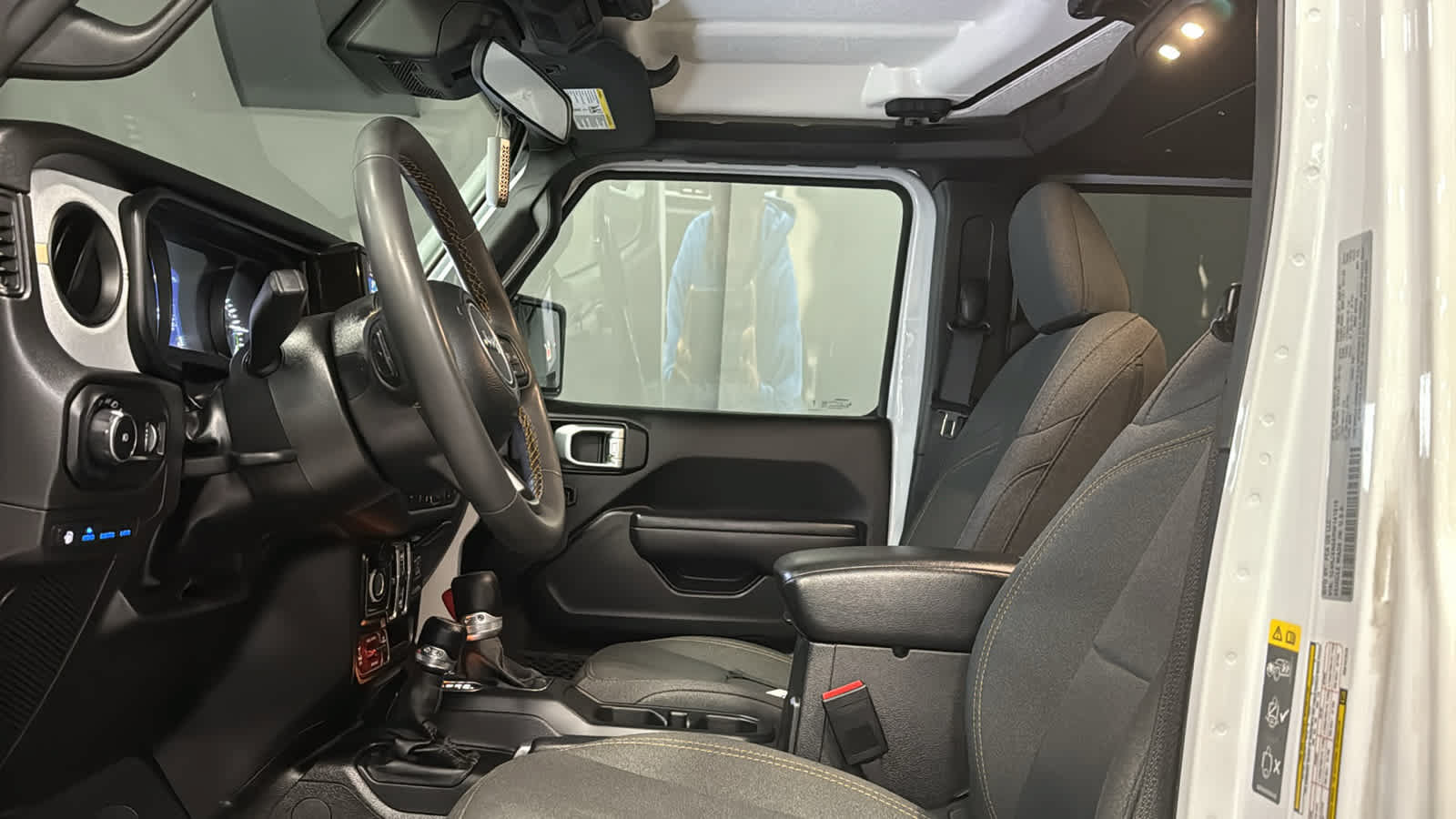 Used 2024 Jeep Wrangler Unlimited AWD/4WD image 8