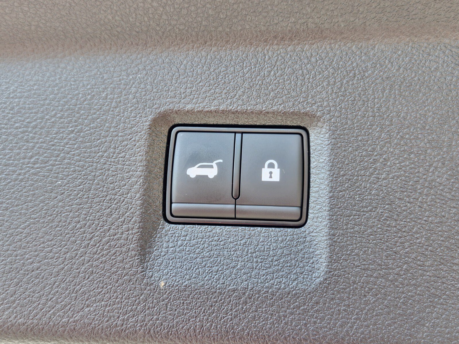 Used 2026 INFINITI QX60 Luxe w/ Cargo Package FWD image 32