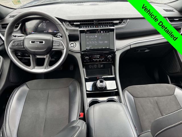 Used 2023 Jeep Grand Cherokee Altitude AWD/4WD image 28