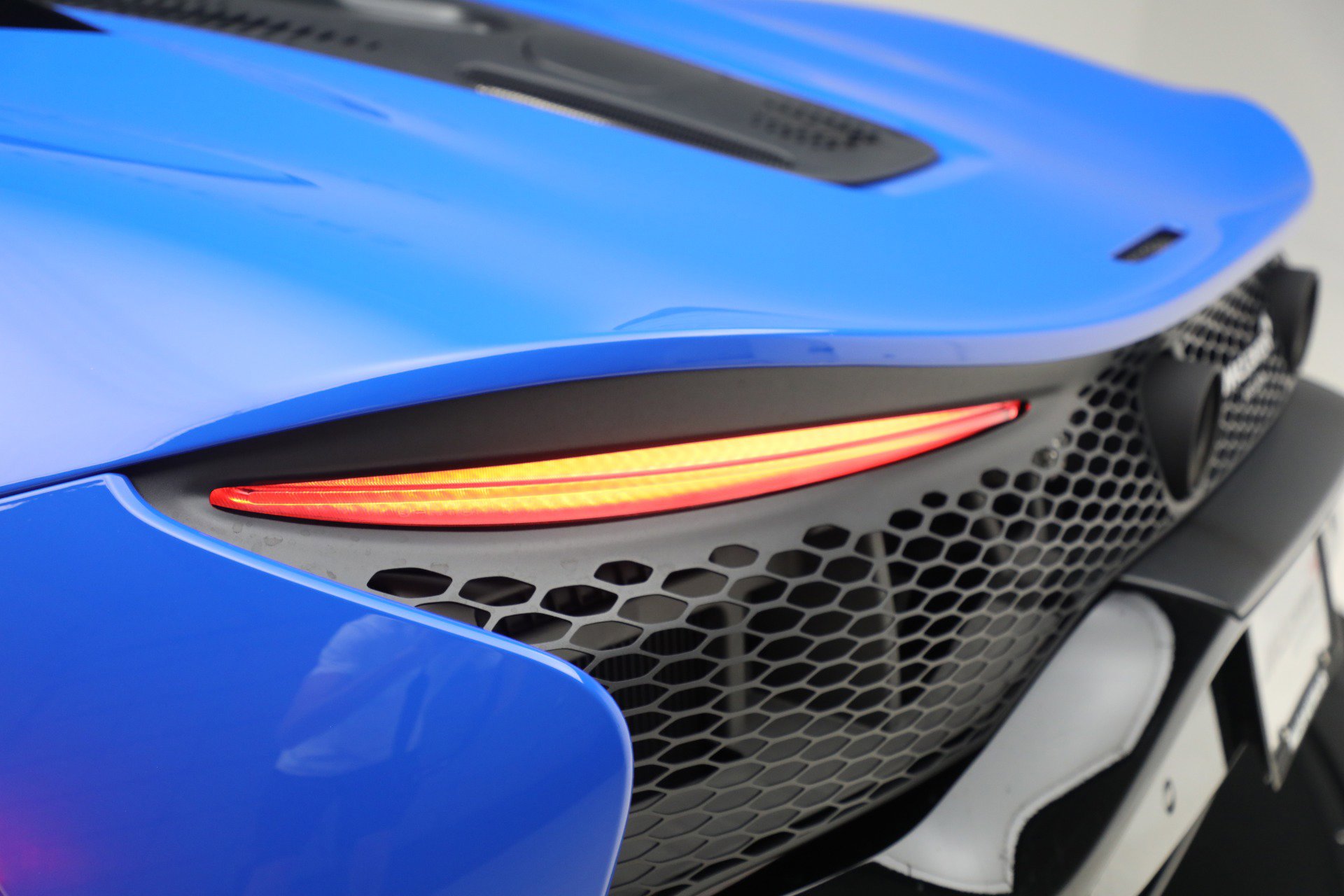 Used 2023 McLaren Artura image 20