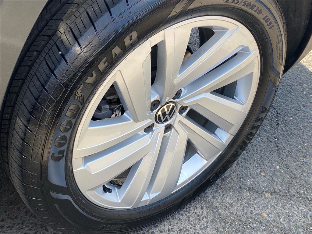 Certified 2023 Volkswagen Atlas Cross Sport SE w/ Panoramic Sunroof Package AWD/4WD image 22