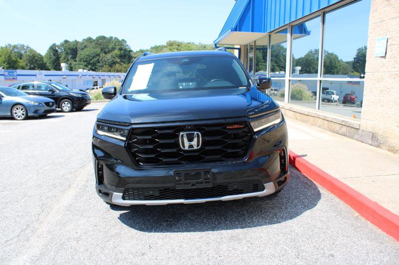 Used 2025 Honda Pilot TrailSport image 2