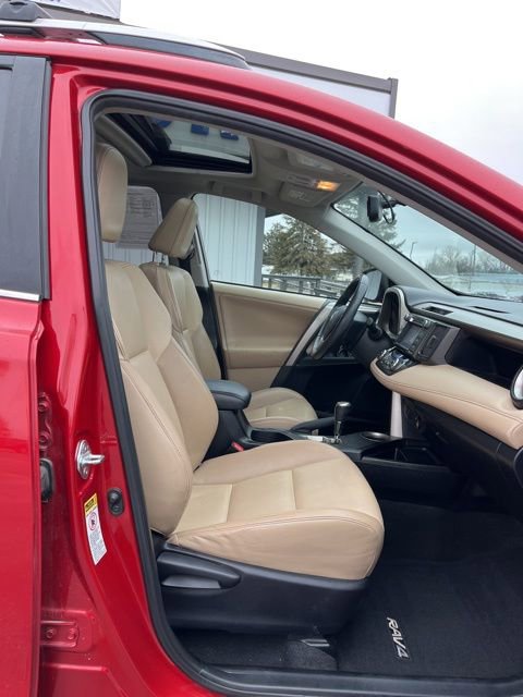 Used 2013 Toyota RAV4 Limited AWD/4WD image 31