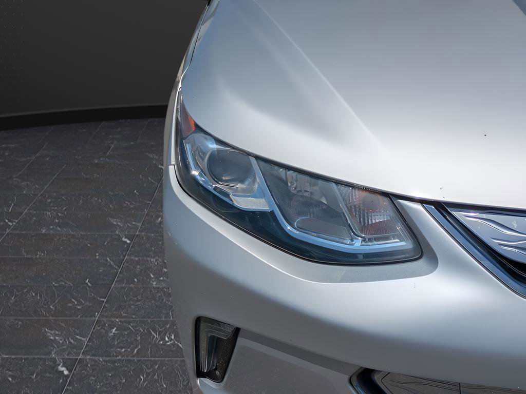 Used 2018 Chevrolet Volt LT w/ LT Driver Confidence Package FWD image 9