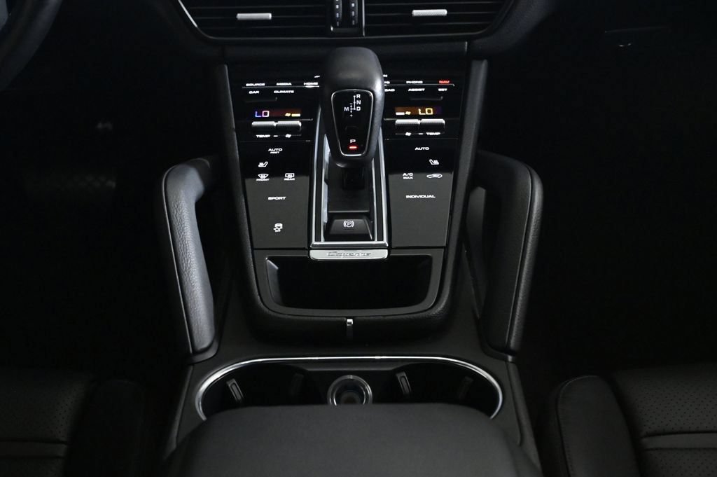 Certified 2021 Porsche Cayenne AWD/4WD image 16