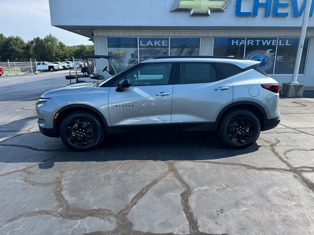 New 2026 Chevrolet Blazer LT w/ Midnight/Sport Edition FWD image 4