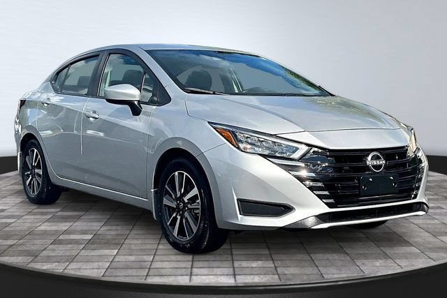 Used 2025 Nissan Versa SV w/ Trunk Package FWD image 3