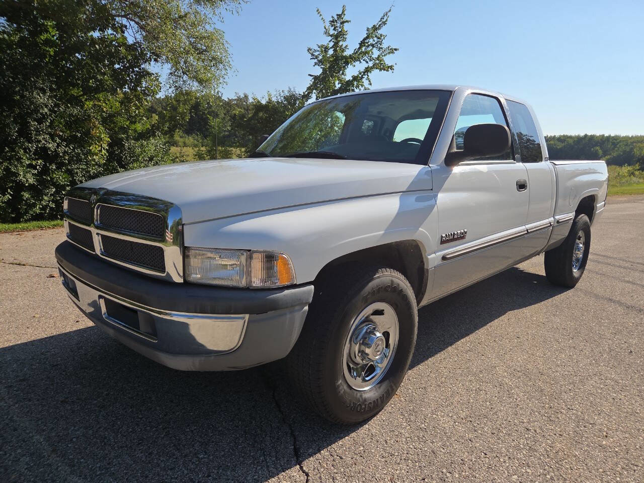 Used 1998 Dodge Ram 2500 Truck 2WD Quad Cab image 2