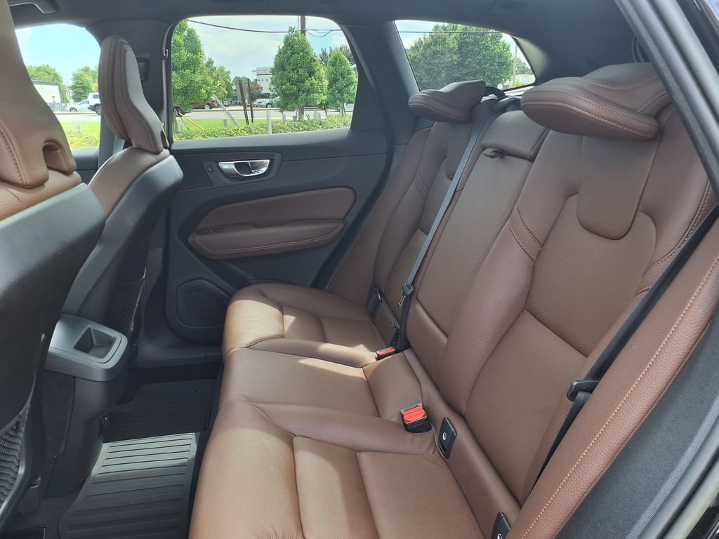 Used 2023 Volvo XC60 B5 Plus w/ Protection Package Premier FWD image 17