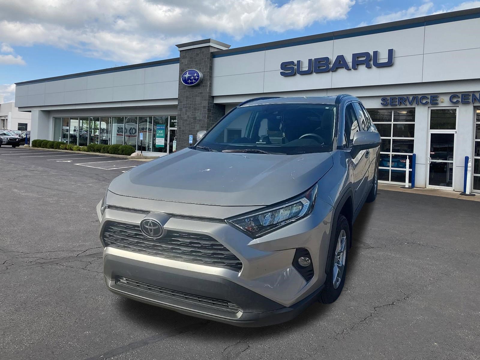 Used 2021 Toyota RAV4 XLE w/ Convenience Package image 7