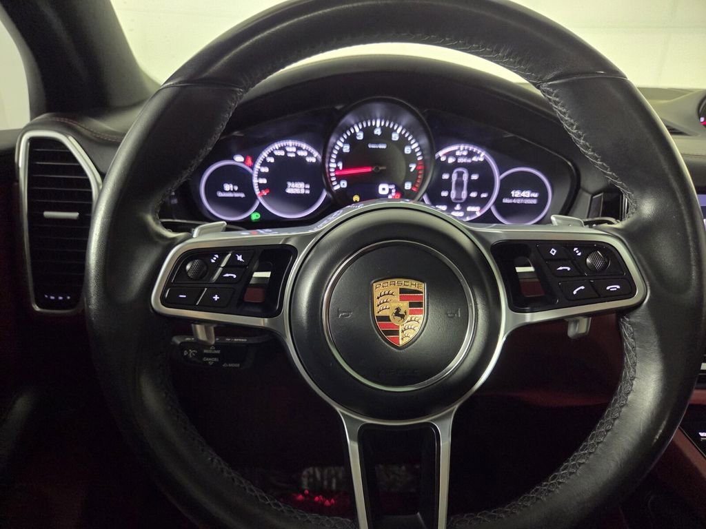 Used 2019 Porsche Cayenne AWD/4WD image 18