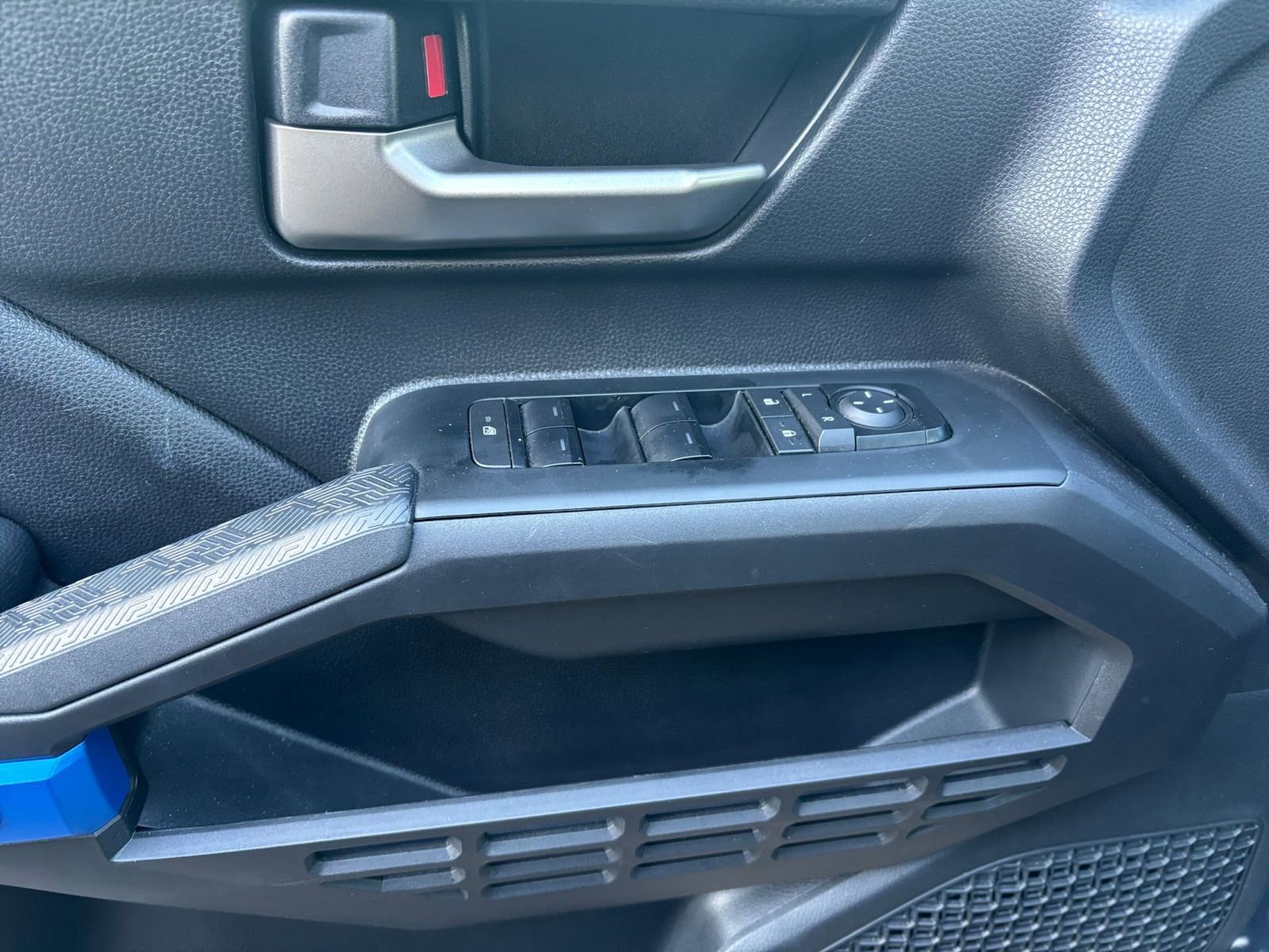 Used 2025 Toyota Tacoma SR image 20