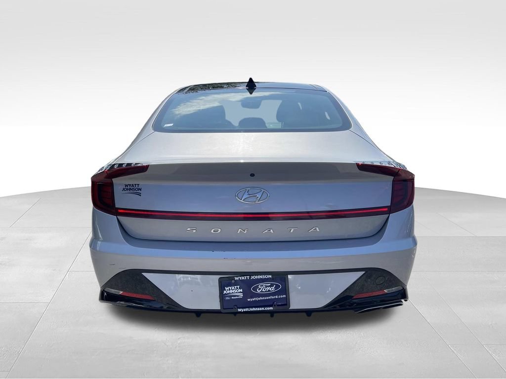 Used 2023 Hyundai Sonata SEL w/ Convenience Package FWD image 5