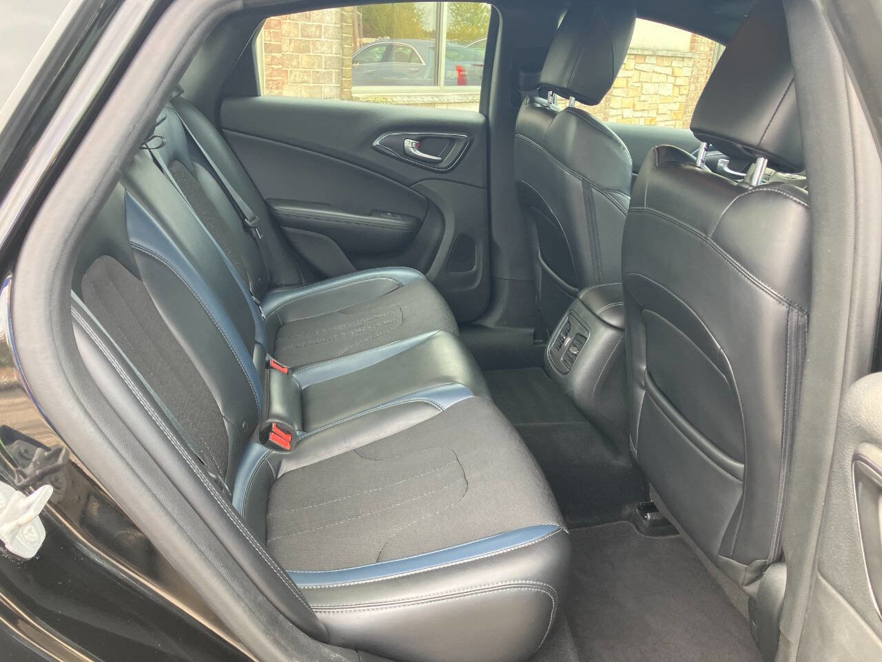 Used 2015 Chrysler 200 S w/ Comfort Group image 16