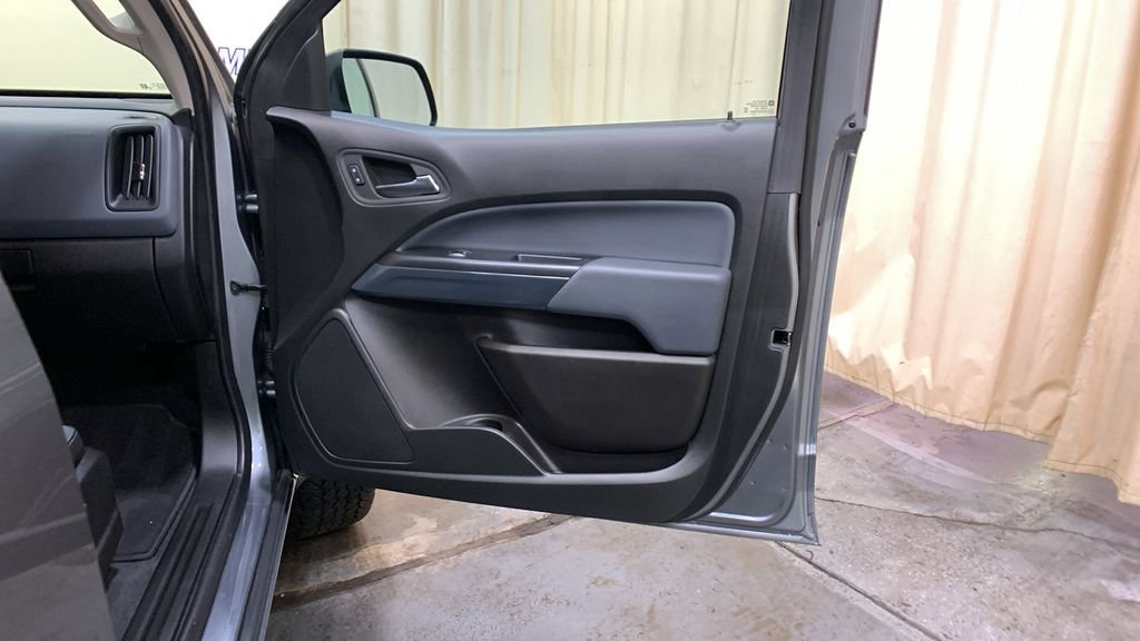 Used 2022 Chevrolet Colorado Z71 image 11