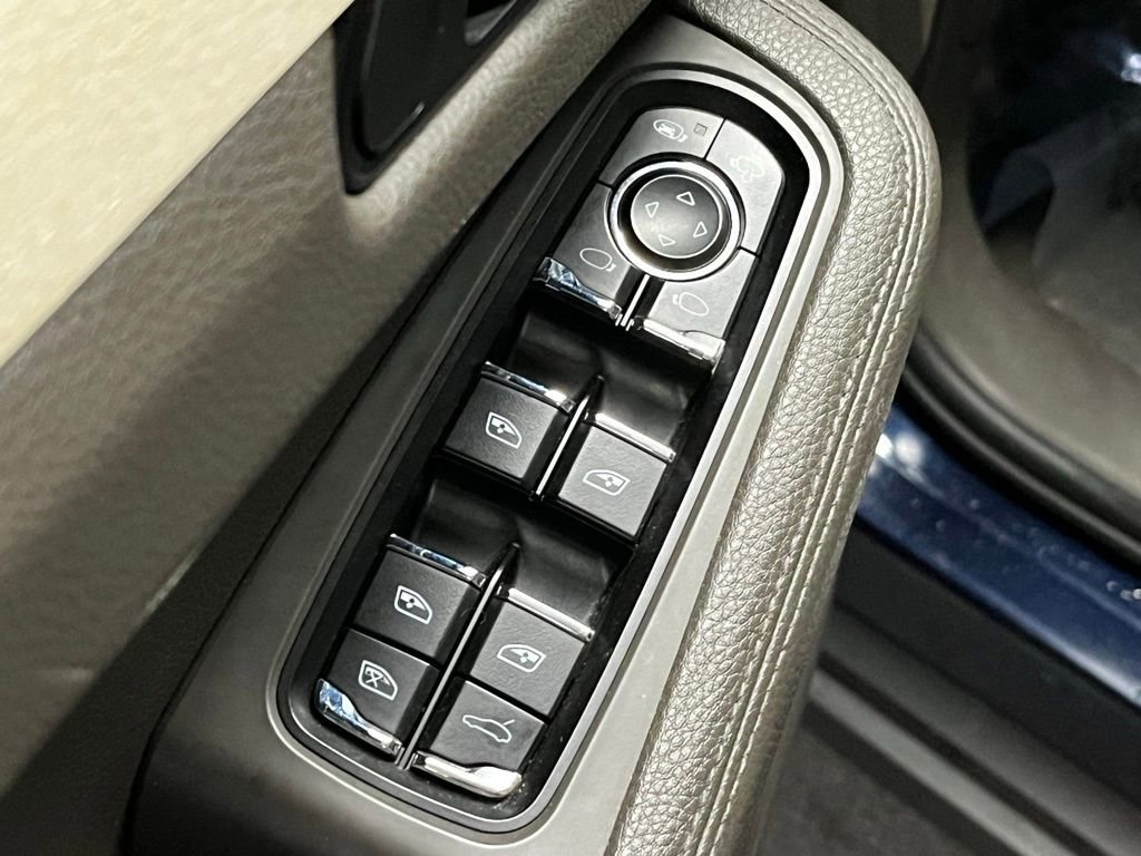 Used 2017 Porsche Macan S image 19