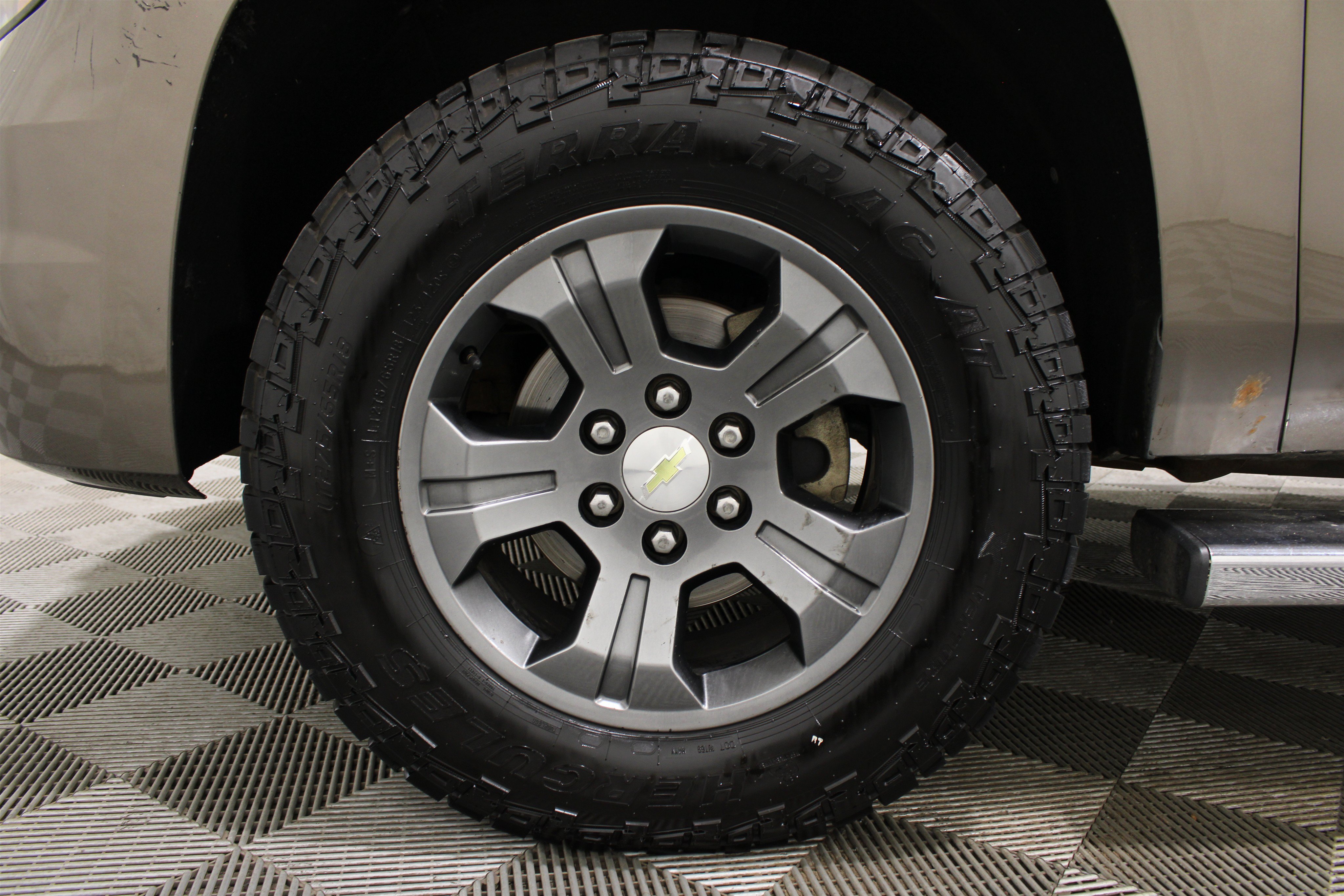 Used 2015 Chevrolet Suburban LT AWD/4WD image 38