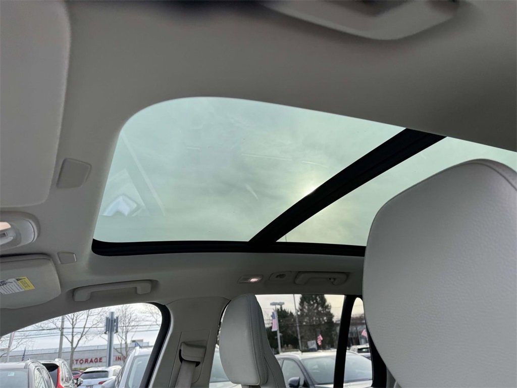 Certified 2024 Volvo XC90 B5 Core w/ Protection Package Premier image 17