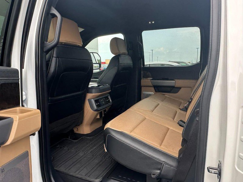 Used 2023 Ford F250 Lariat w/ Chrome Package image 14