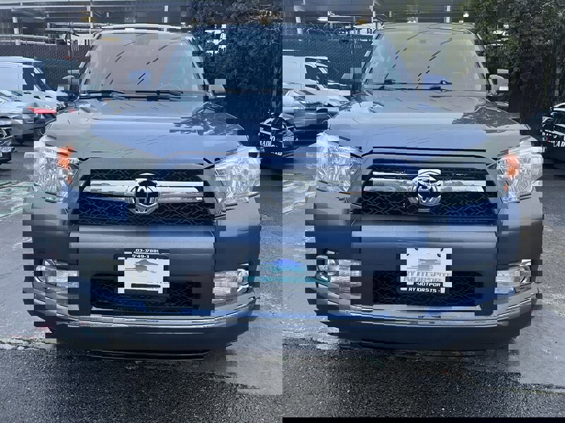 Used 2011 Toyota 4Runner Limited image 8