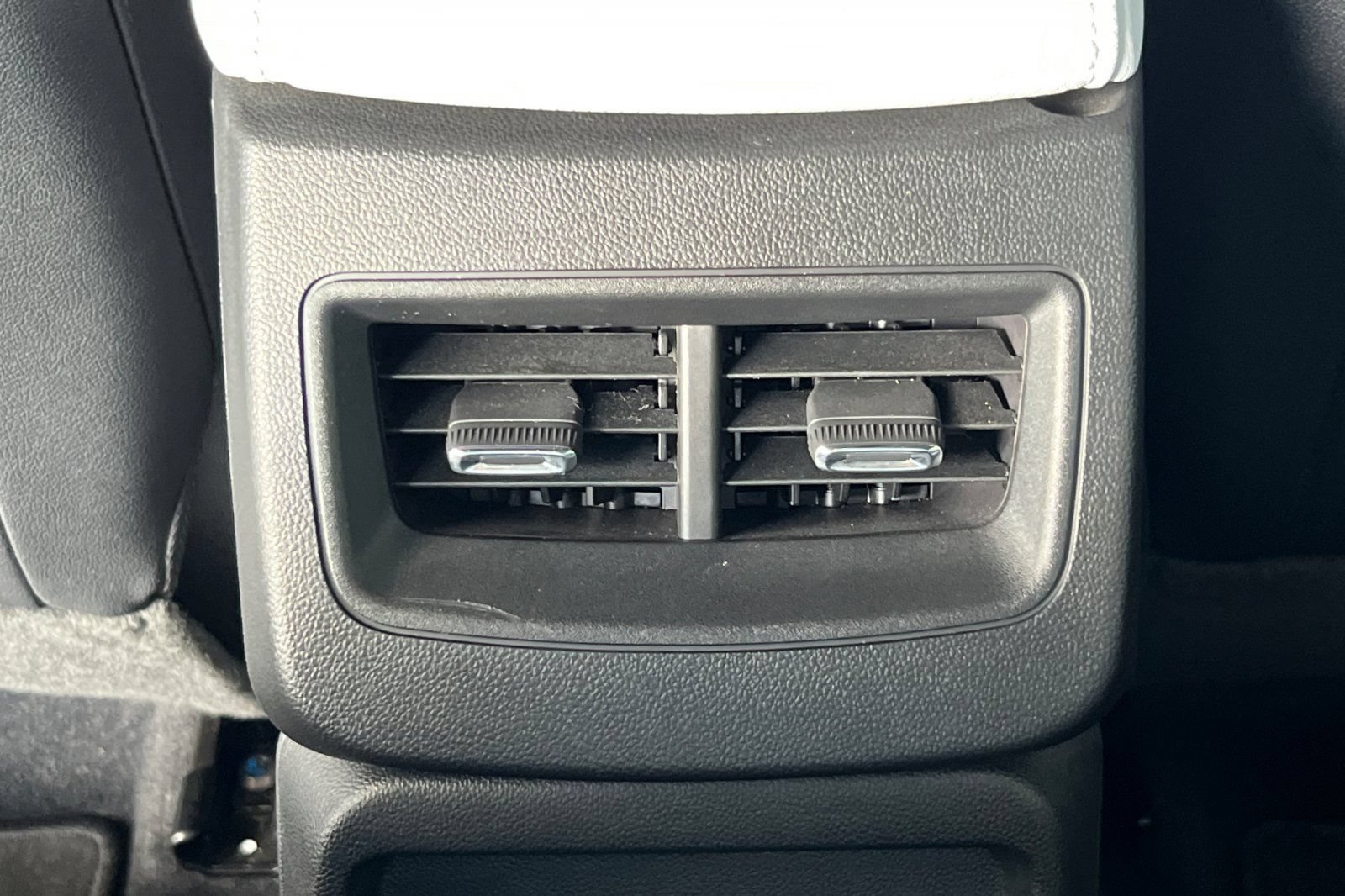 Used 2024 Chevrolet Equinox EV LT AWD/4WD image 20