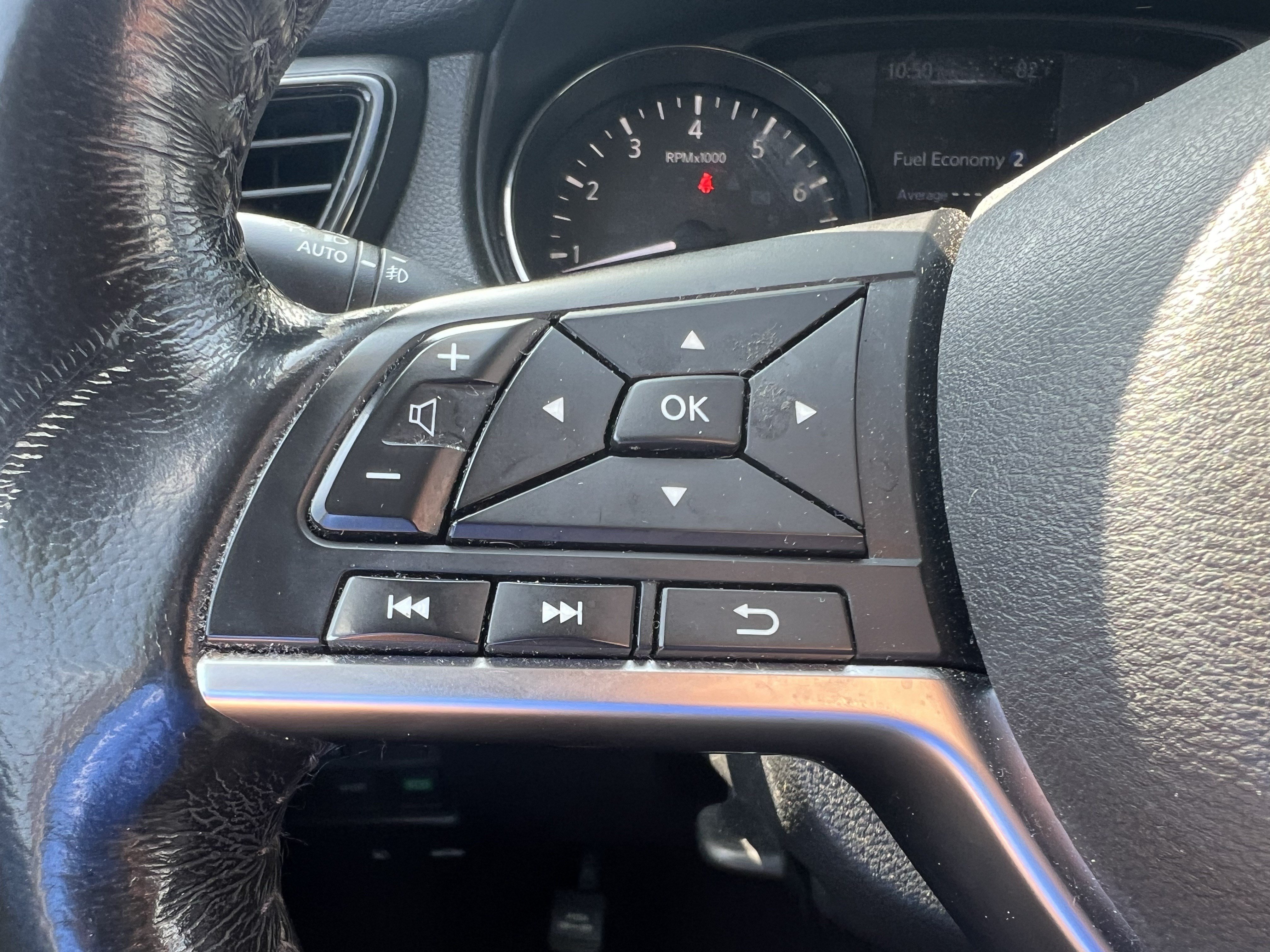 Used 2017 Nissan Rogue SL w/ SL Premium Package FWD image 19